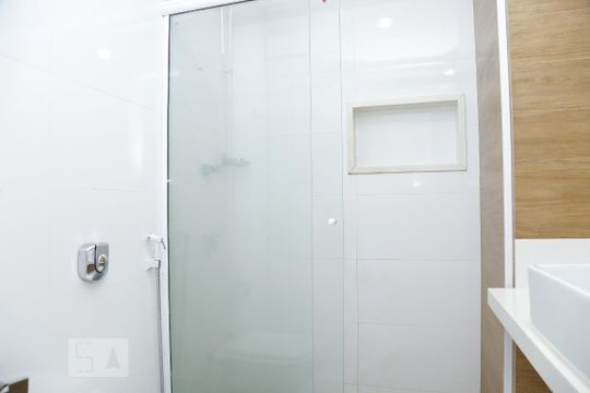 banheiro de apartamento para alugar com 2 quartos, 72m² em Vila Isabel, Rio de Janeiro