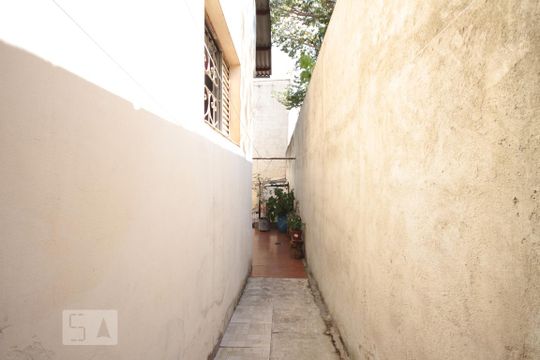 Corredor Quintal de casa à venda com 4 quartos, 200m² em Saúde, São Paulo