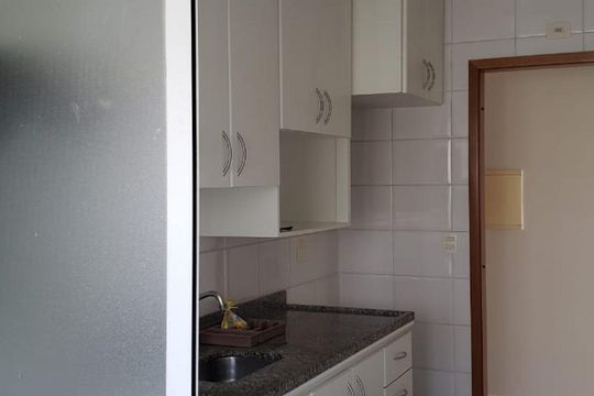 Cozinha de apartamento para alugar com 2 quartos, 67m² em Vila Azevedo, São Paulo