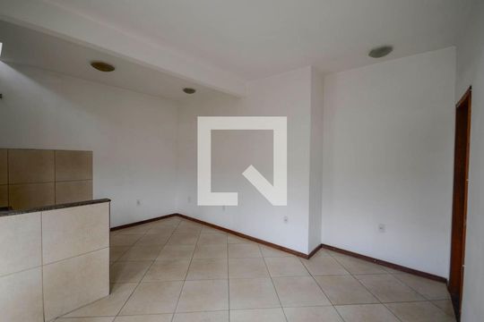 Sala de casa para alugar com 2 quartos, 40m² em São Cristóvão, Rio de Janeiro