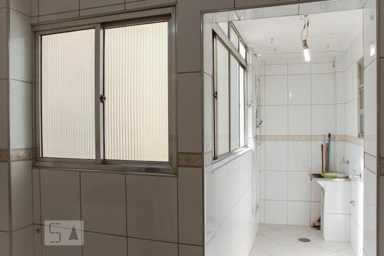 Cozinha e Área de Serviço de apartamento à venda com 2 quartos, 83m² em República, São Paulo