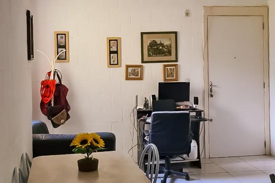 Sala/Cozinha de apartamento à venda com 2 quartos, 43m² em Vila Nova, Porto Alegre