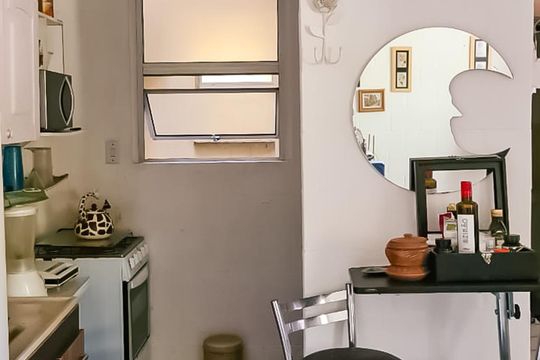 Sala/Cozinha de apartamento à venda com 2 quartos, 43m² em Vila Nova, Porto Alegre