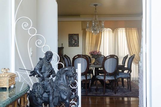 Casa à venda com 4 quartos, 550m² em Vila Hamburguesa, São Paulo
