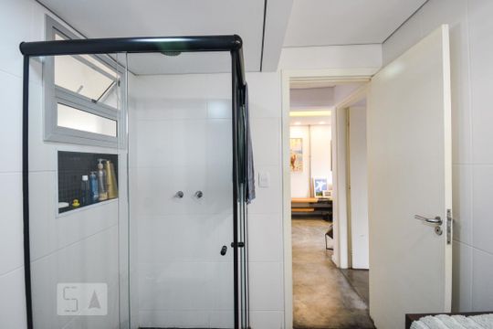 Banheiro de apartamento para alugar com 1 quarto, 60m² em Cerqueira César, São Paulo