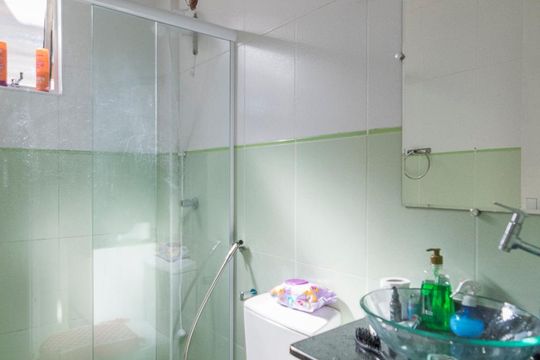 Banheiro de apartamento para alugar com 2 quartos, 74m² em Parque Terra Nova, São Bernardo do Campo