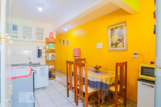 Cozinha de apartamento para alugar com 2 quartos, 55m² em Liberdade, São Paulo