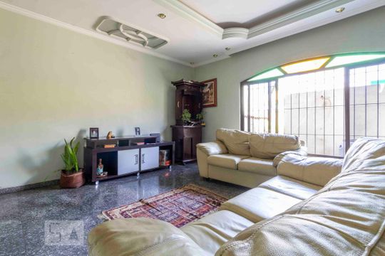 Sala de casa à venda com 3 quartos, 250m² em Jardim Penha, São Paulo
