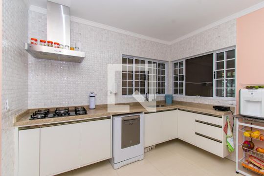 Cozinha de casa à venda com 2 quartos, 160m² em Vila Primavera, São Paulo