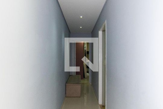 Corredor de casa à venda com 2 quartos, 160m² em Vila Primavera, São Paulo