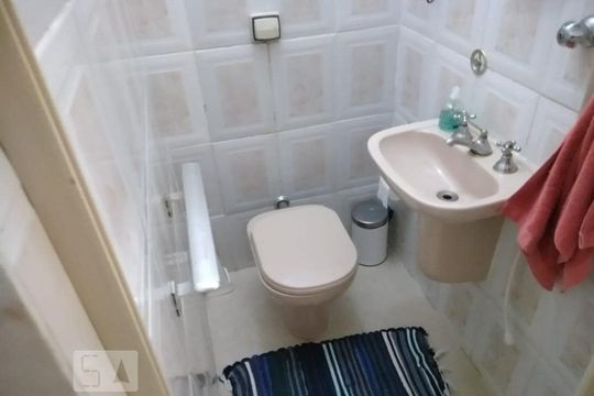 Lavabo de casa à venda com 3 quartos, 200m² em Água Fria, São Paulo