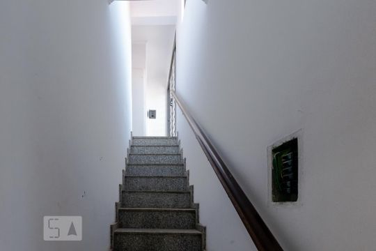 Escada de casa à venda com 8 quartos, 400m² em Jardim do Lago, Campinas