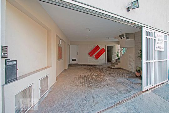 Garagem de kitnet/studio para alugar com 1 quarto, 35m² em Real Parque, São Paulo