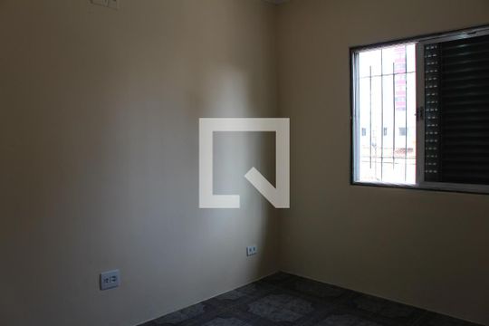 Quarto 2 de casa para alugar com 3 quartos, 250m² em Jardim Ivone, São Paulo
