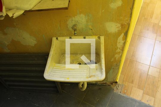 Área comum de casa para alugar com 3 quartos, 250m² em Jardim Ivone, São Paulo
