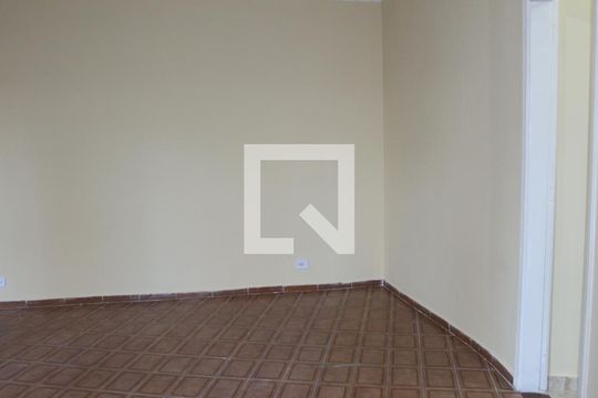 Sala de casa para alugar com 3 quartos, 250m² em Jardim Ivone, São Paulo