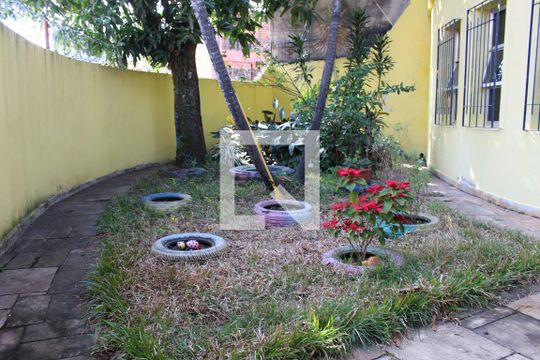 Área comum de casa para alugar com 3 quartos, 250m² em Jardim Ivone, São Paulo