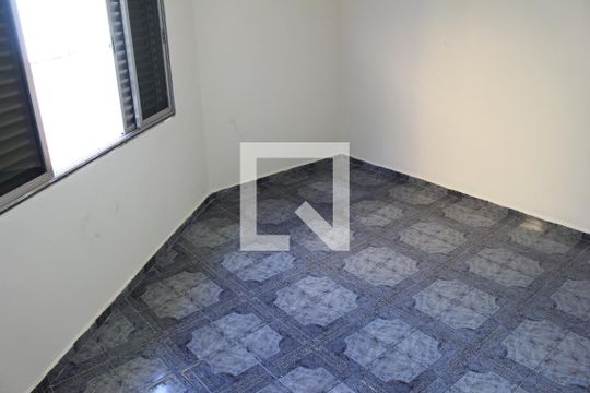 Quarto  de casa para alugar com 3 quartos, 250m² em Jardim Ivone, São Paulo