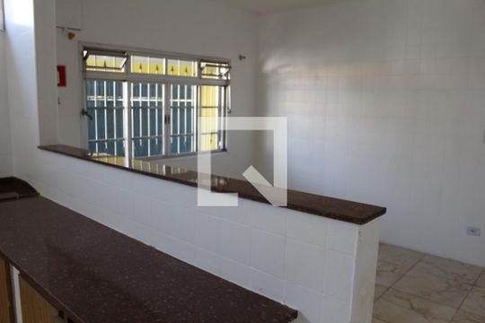 Cozinha de casa para alugar com 3 quartos, 250m² em Jardim Ivone, São Paulo