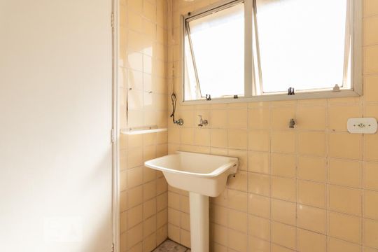 Area de Serviço de apartamento à venda com 2 quartos, 56m² em Moema, São Paulo