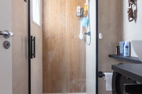 Banheiro de apartamento para alugar com 2 quartos, 55m² em Continental, Osasco