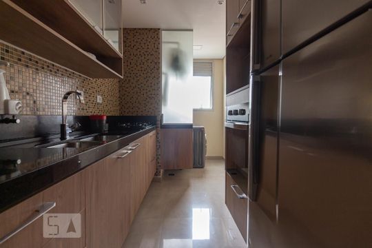 Cozinha de apartamento para alugar com 2 quartos, 55m² em Continental, Osasco