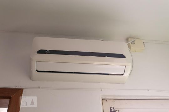 Ar condicionado de casa à venda com 4 quartos, 111m² em Glória, Porto Alegre