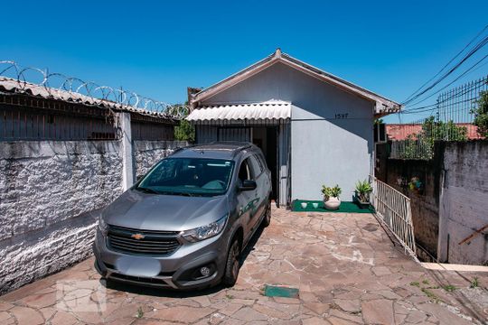 Fachada de casa à venda com 4 quartos, 111m² em Glória, Porto Alegre