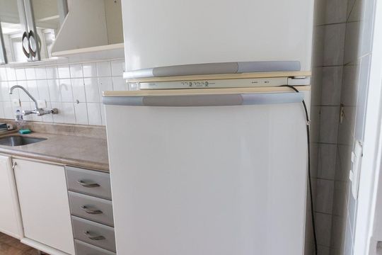 Cozinha - geladeira de apartamento para alugar com 3 quartos, 89m² em Jardim Maia, Guarulhos