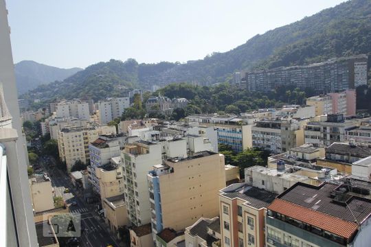 Vista de apartamento para alugar com 3 quartos, 182m² em Laranjeiras, Rio de Janeiro