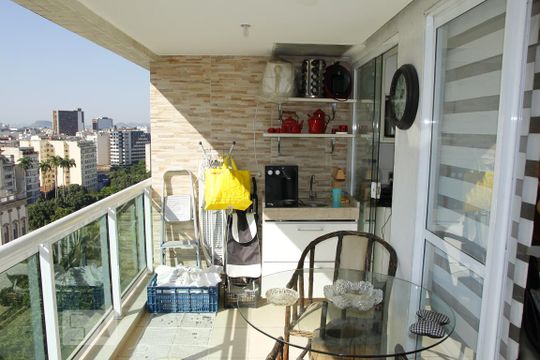 Varanda de apartamento para alugar com 3 quartos, 182m² em Laranjeiras, Rio de Janeiro