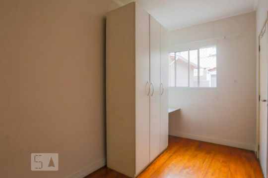 Quarto 1 de casa para alugar com 2 quartos, 100m² em Cambuci, São Paulo