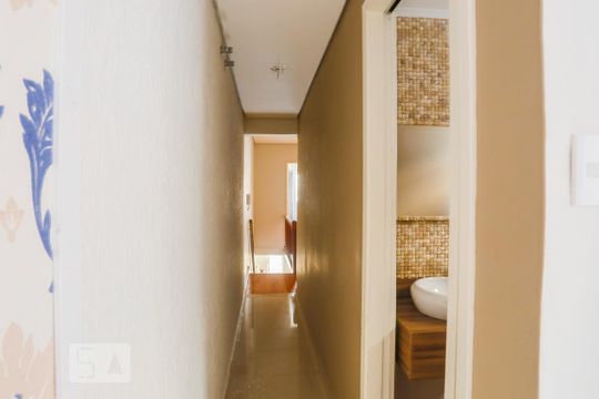 Corredor de casa para alugar com 2 quartos, 100m² em Cambuci, São Paulo