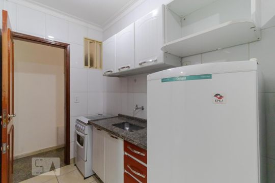 Cozinha de kitnet/studio para alugar com 1 quarto, 30m² em Cidade Universitária, Campinas