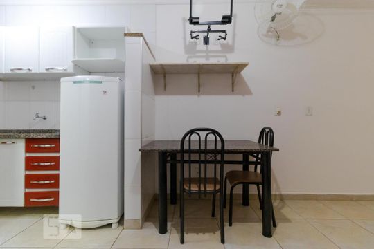 Cozinha e Sala de kitnet/studio para alugar com 1 quarto, 30m² em Cidade Universitária, Campinas