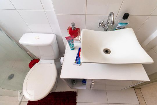 Banheiro de apartamento para alugar com 3 quartos, 60m² em Pinheiros, São Paulo