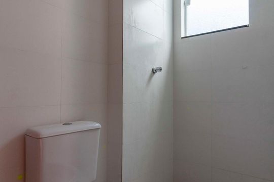 Banheiro de kitnet/studio à venda com 2 quartos, 33m² em Parque Boturussu, São Paulo