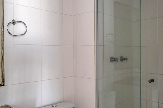 Banheiro  de apartamento à venda com 2 quartos, 54m² em Vila Zilda, São Paulo