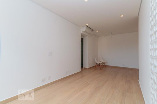 Sala de apartamento à venda com 2 quartos, 57m² em Pinheiros, São Paulo