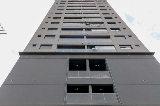 Fachada de apartamento à venda com 2 quartos, 57m² em Pinheiros, São Paulo