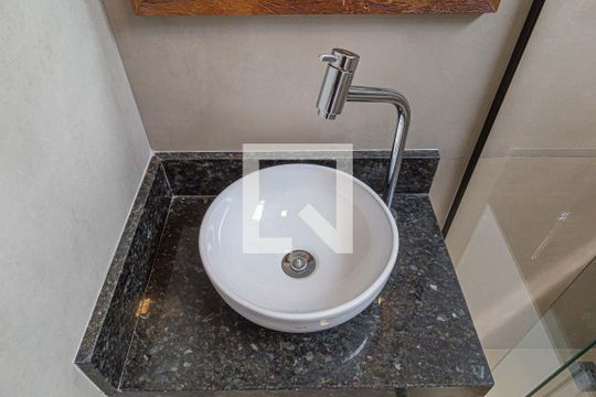 Banheiro de kitnet/studio à venda com 1 quarto, 27m² em Consolação, São Paulo