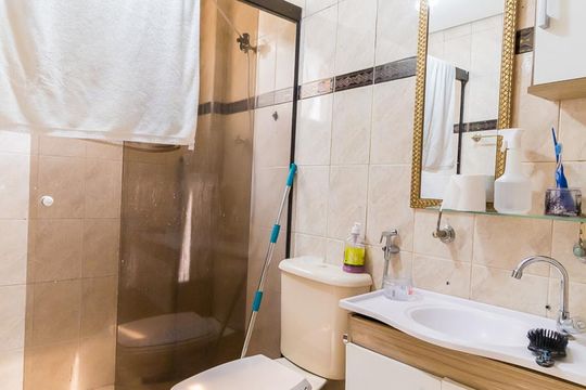 Banheiro de apartamento à venda com 2 quartos, 56m² em Vila São Francisco (zona Leste), São Paulo
