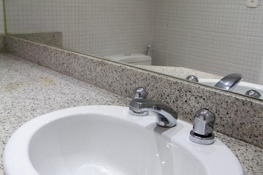 Banheiro do Quarto 1 - Suíte de apartamento para alugar com 2 quartos, 84m² em Jardim Botânico, Rio de Janeiro