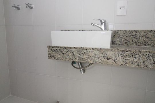 Banheiro Social de apartamento à venda com 2 quartos, 49m² em Todos Os Santos, Rio de Janeiro