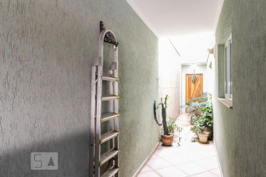 Corredor de acesso  de casa à venda com 3 quartos, 250m² em Vila Alpina, São Paulo
