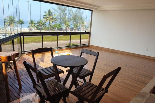 Apartamento para alugar com 3 quartos, 220m² em Recreio dos Bandeirantes, Rio de Janeiro