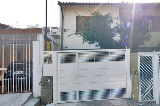 Fachada de casa para alugar com 2 quartos, 120m² em Vila Anglo Brasileira, São Paulo