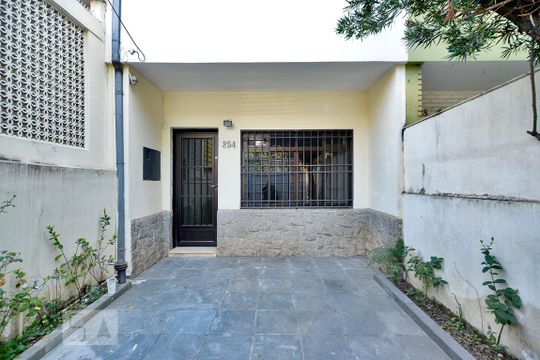 Garagem de casa para alugar com 2 quartos, 120m² em Vila Anglo Brasileira, São Paulo