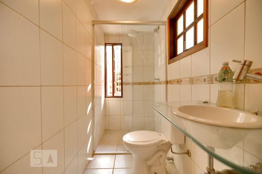 Banheiro de casa para alugar com 2 quartos, 120m² em Vila Anglo Brasileira, São Paulo