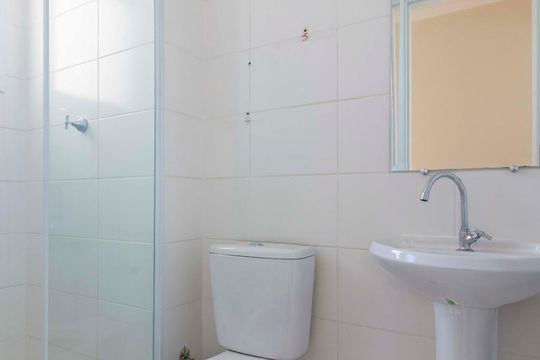 Banheiro de apartamento à venda com 2 quartos, 42m² em Itaquera, São Paulo